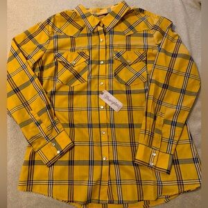 🔥Brand New with tags! Wrangler Women’s Pearl Snap